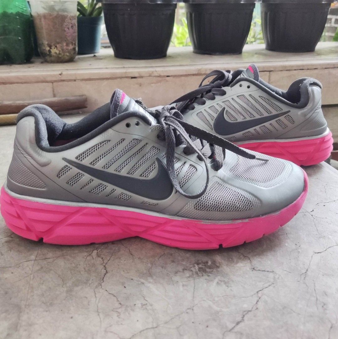 Nike top lunar victory