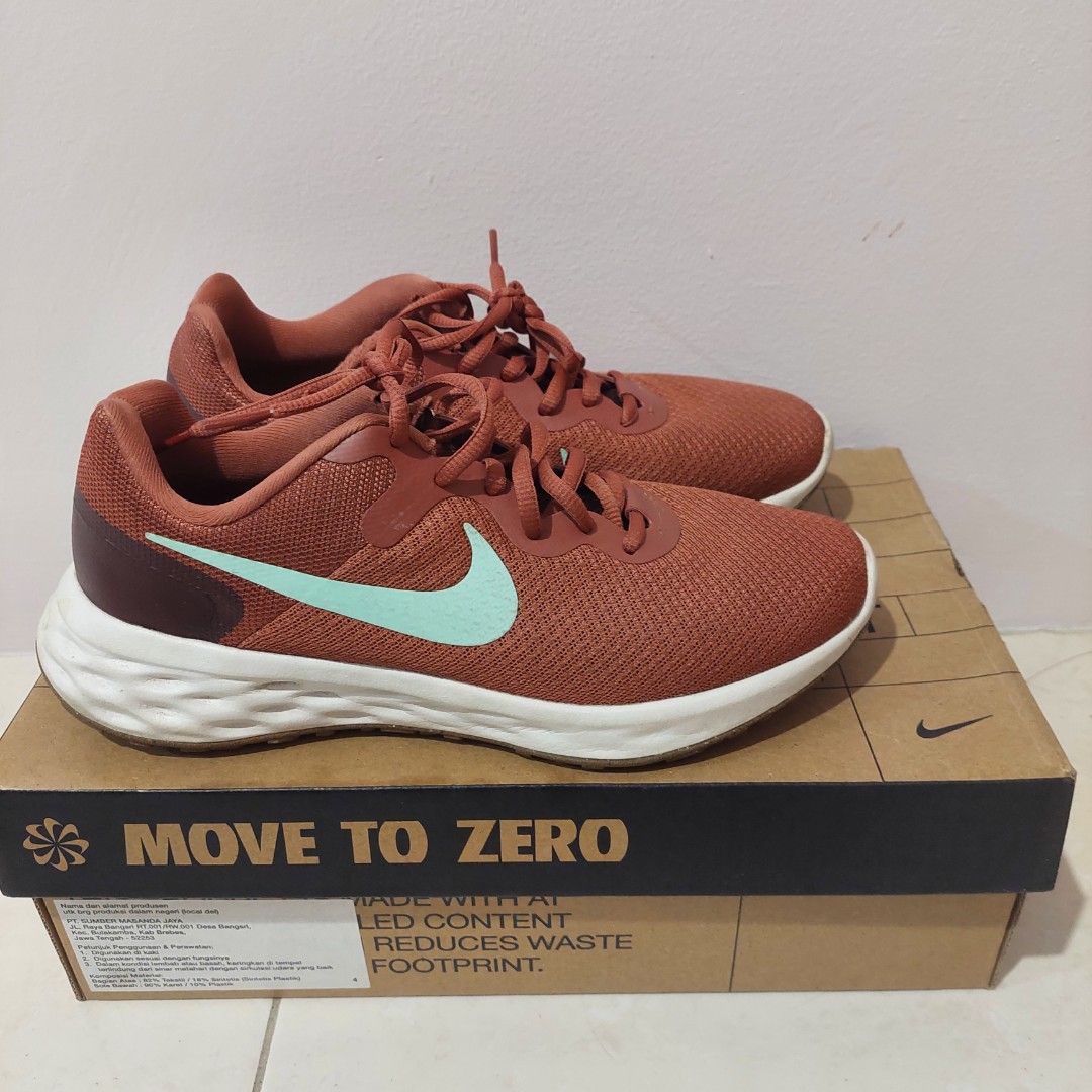 womens nike revolution shoe