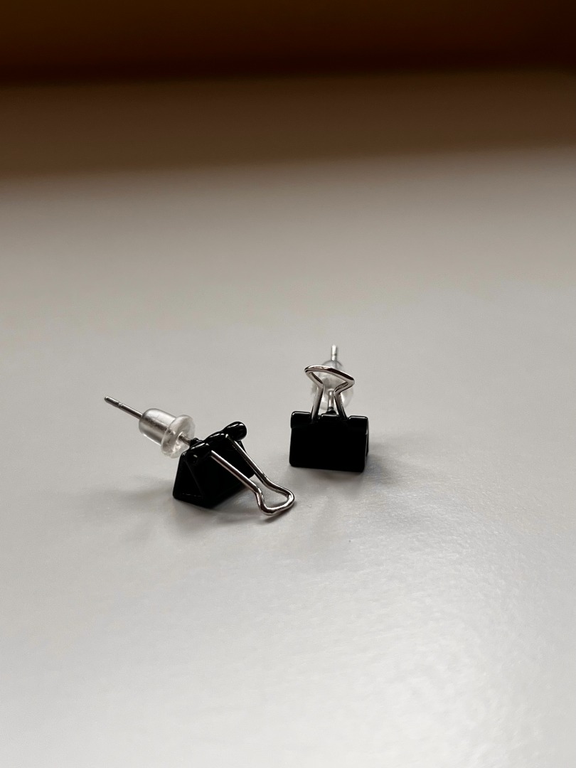Paper clip stud earrings, Women's Fashion, Jewelry & Organisers