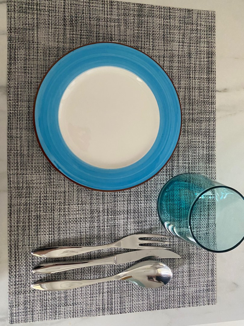 Dinnerware set x4 Placemat, plate, fork, knife, spoon, water glass