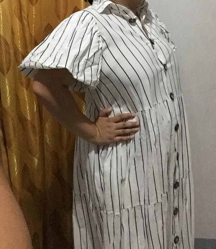 Plus Size Stripe White Dress XXL (Category: Dresses) located in Pasig City. Submitted by chillax25 (Listing ID 1234364504, Image 2). Description: PLUS SIZE DRESS 2XL Almost Brandnew sinukat lang Bought for 350 Payment Thru Gcash Shipping via Gogo Express SF Fee is depends on the location.