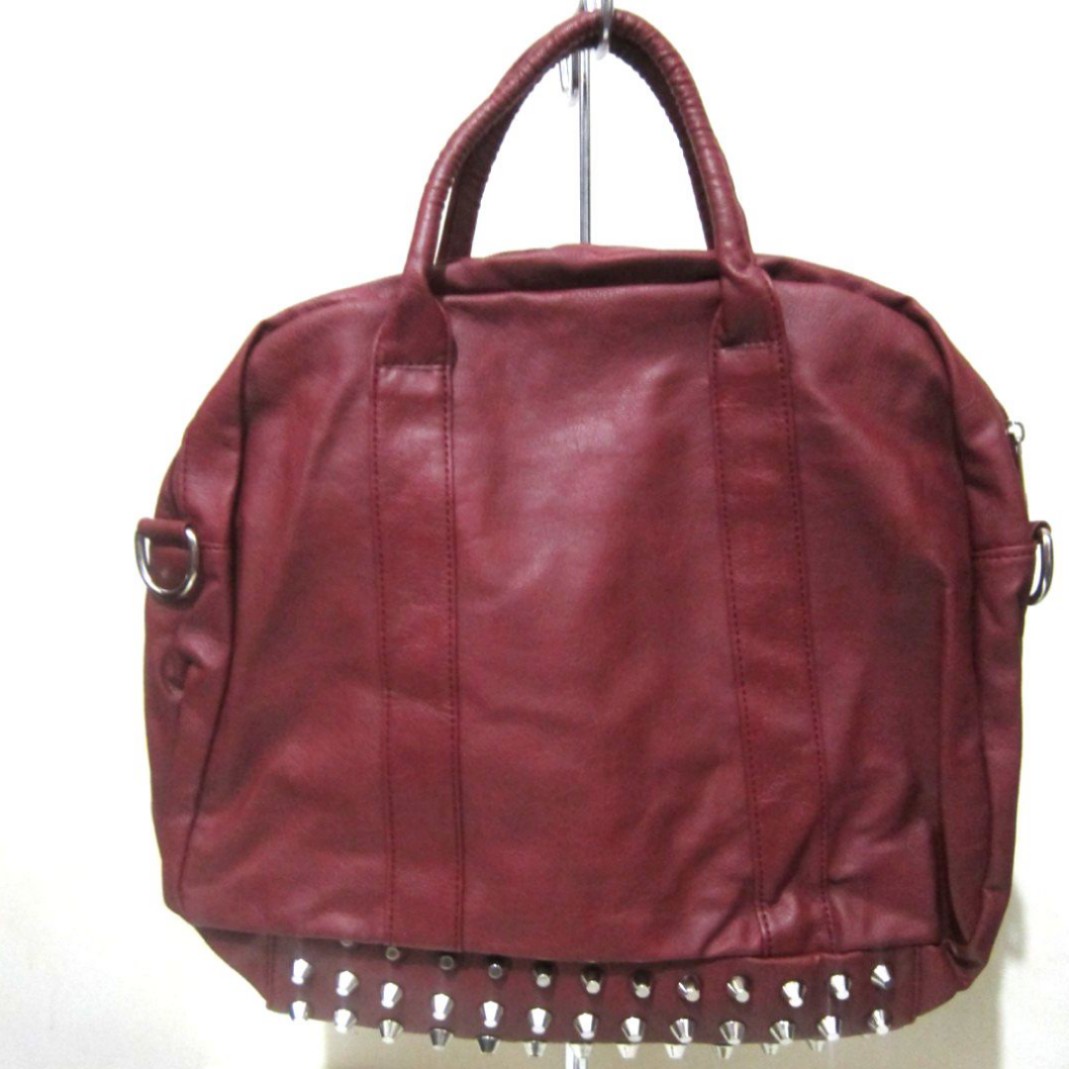 PreOwned SINSAY maroon leather overnight bag, Women's Fashion, Bags &  Wallets, Tote Bags on Carousell