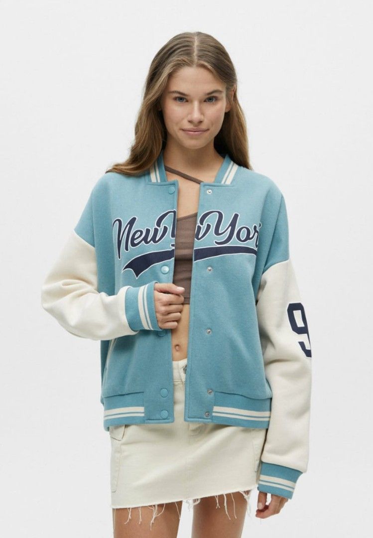 Varsity jacket pull and bear cheap