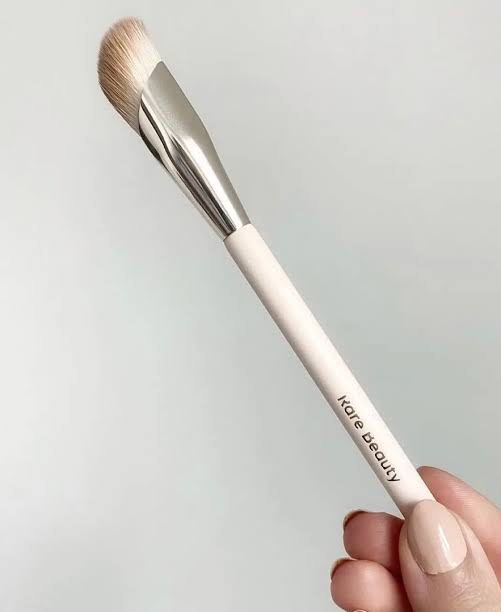 Rare Beauty Concealer Brush, Beauty & Personal Care, Face, Makeup on