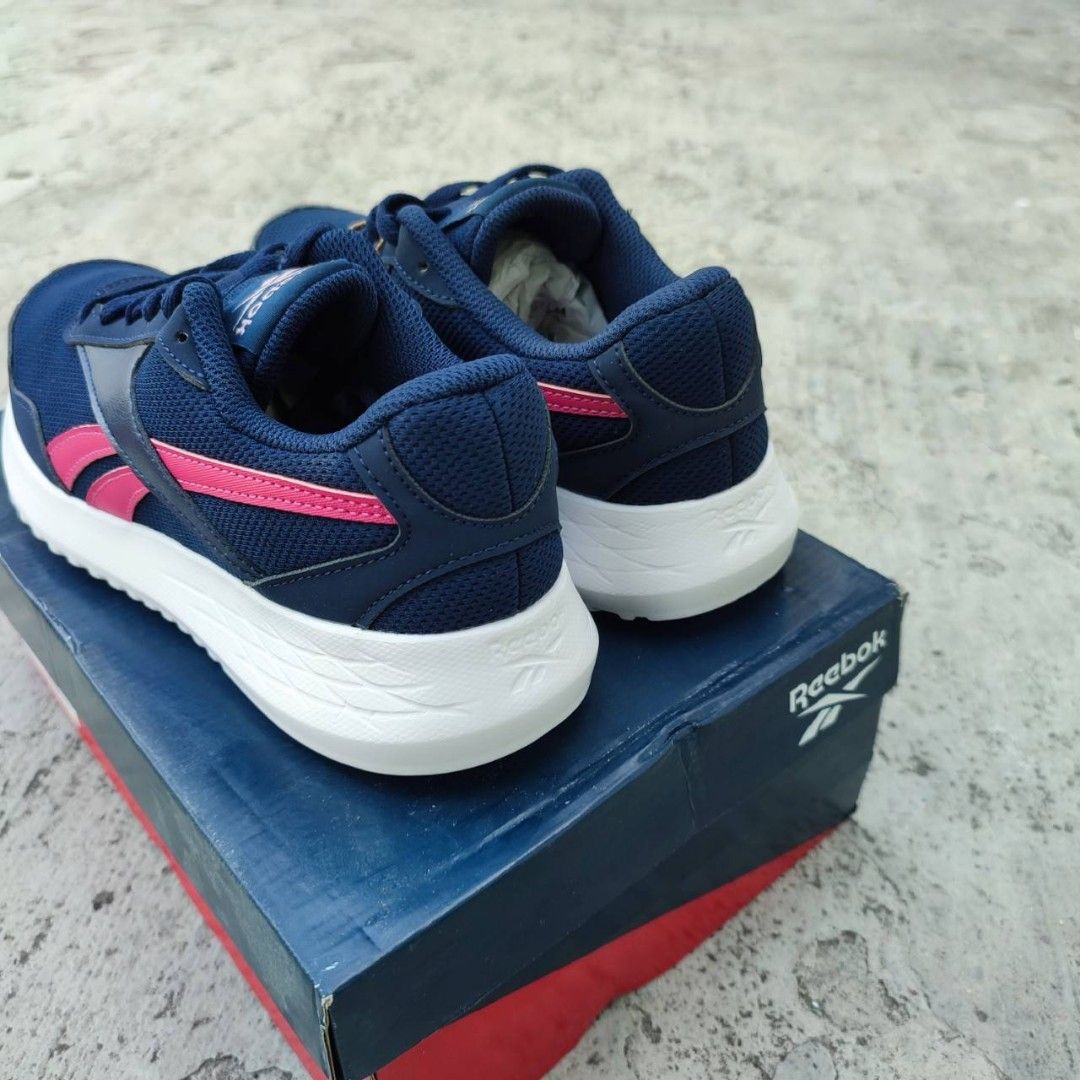 Reebok, Fesyen Wanita, Sepatu di Carousell