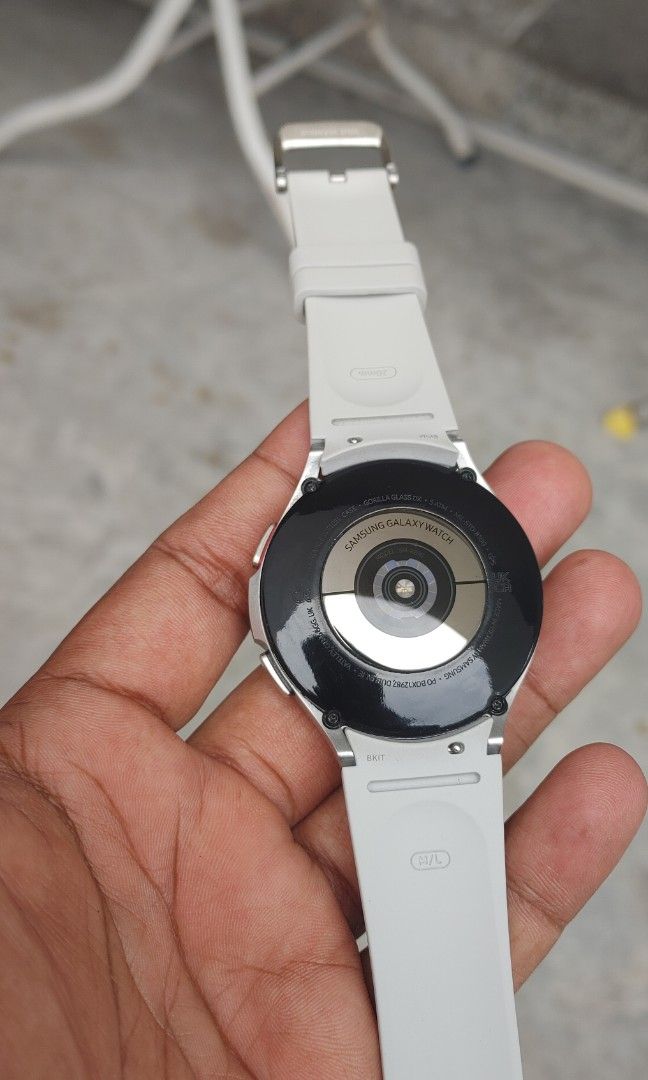 Samsung Watch 4 Classic, Mobile Phones & Gadgets, Wearables & Smart