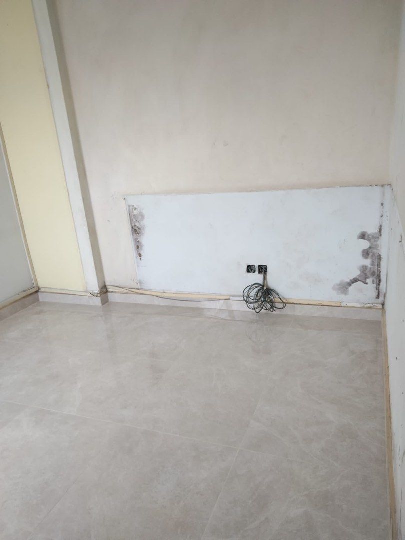 Screeding, Tiling , toilet overlay, tiles hack , retile, cement screed, tiles repair, tiles pop