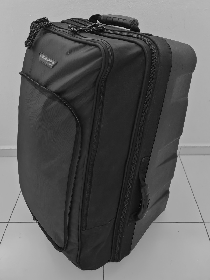 Scubapro Dive'N Roll Bag WITHOUT Removable Backpack, Hobbies & Toys