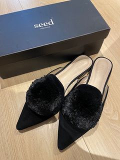 Seed Pompom Flats
