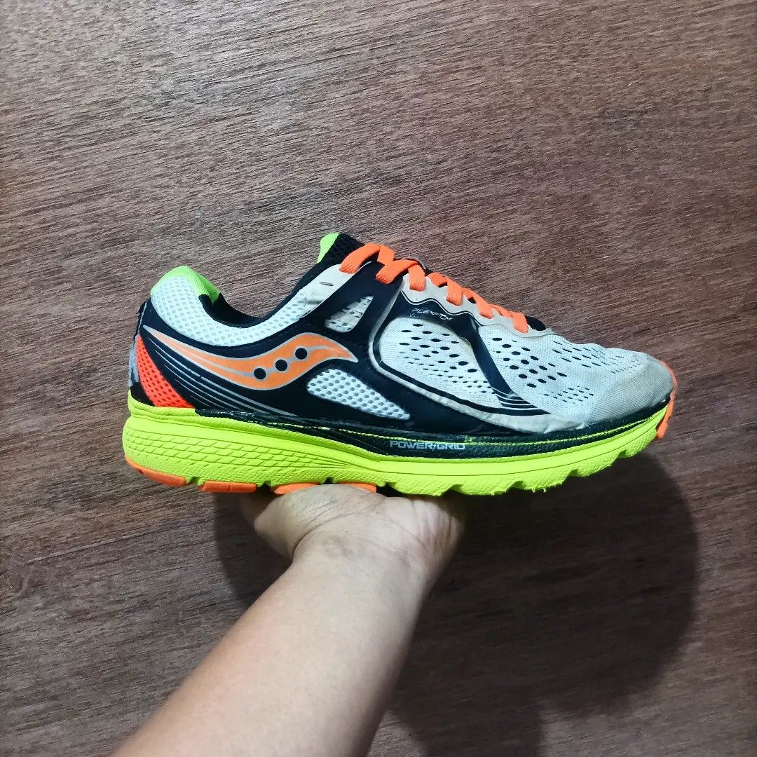 Saucony valor store