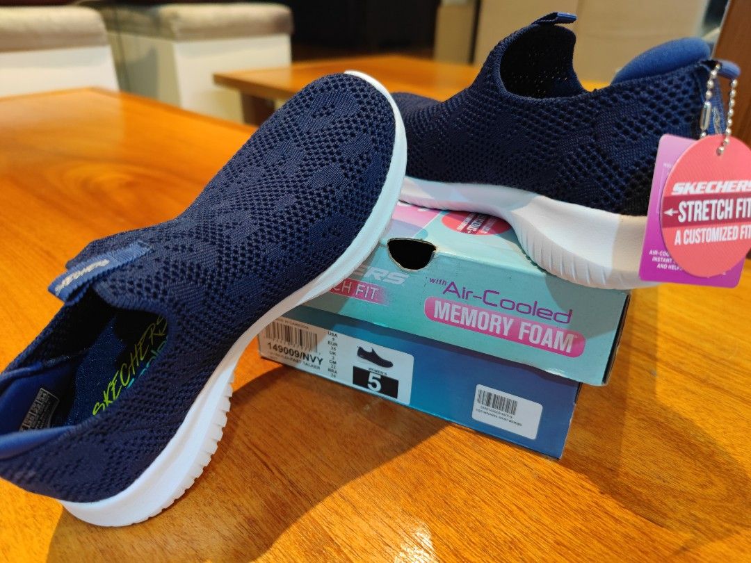 Skechers air cooled memory foam stretch fit 2025