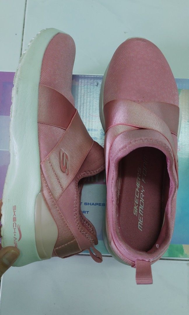 Skechers air dynamic top