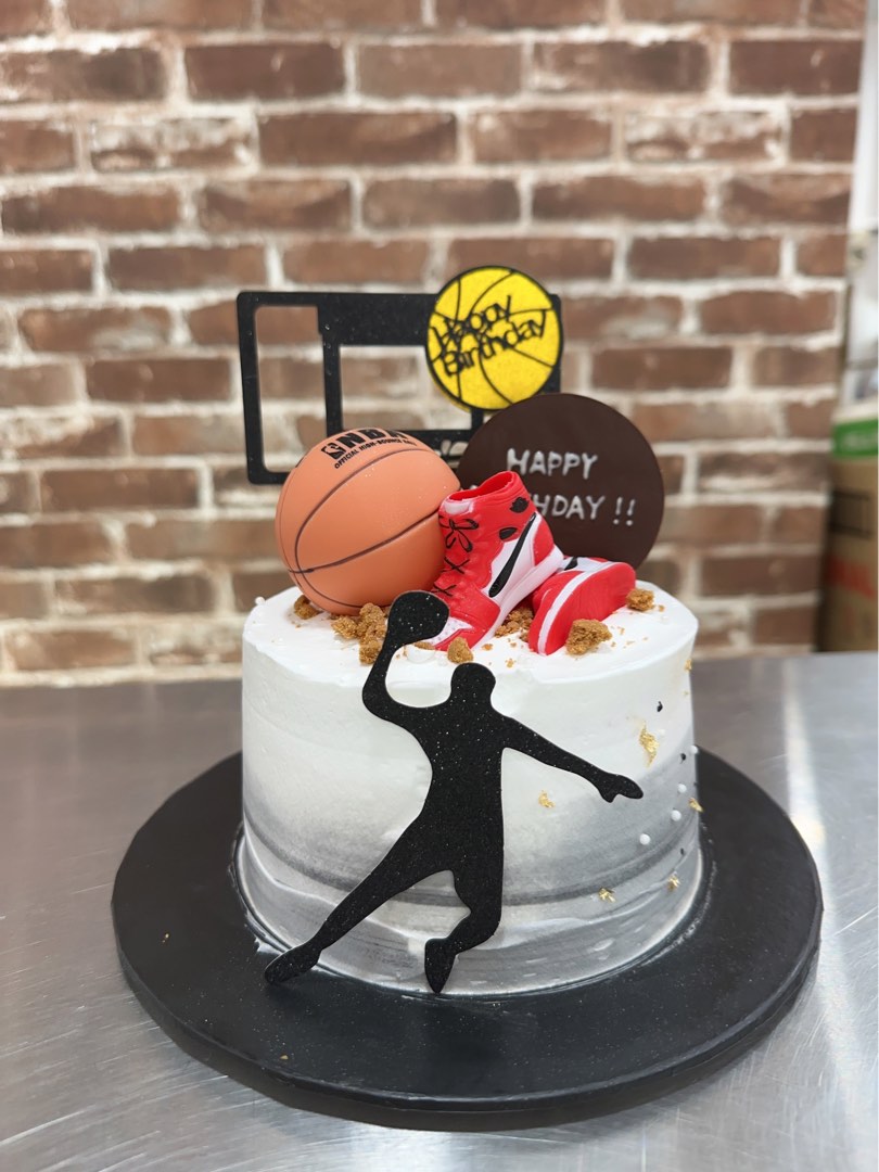 Making a simple, single tier basketball cake - ideal for fondant artcake  beginners - YouTube