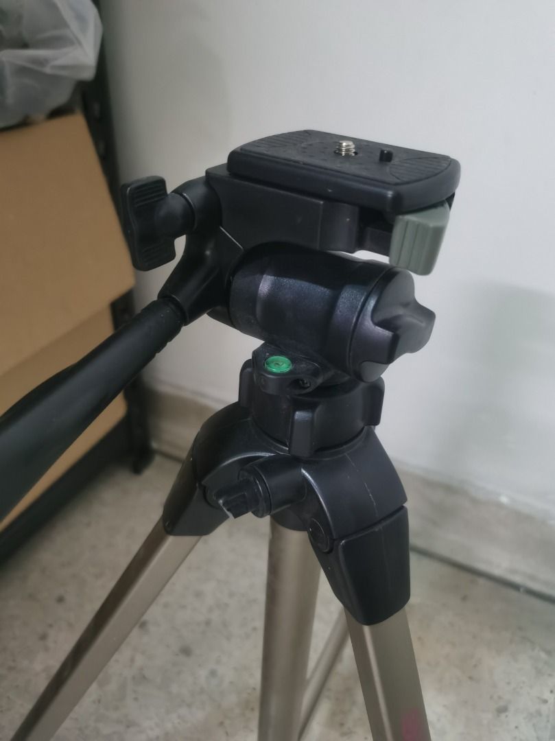 SLIK U9000 Tripod with Tripod mount adapter, Photography, Photography