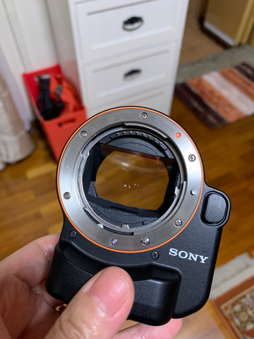 Sony LAEA4 Emount to Amount adapter (free macro lens), Photography