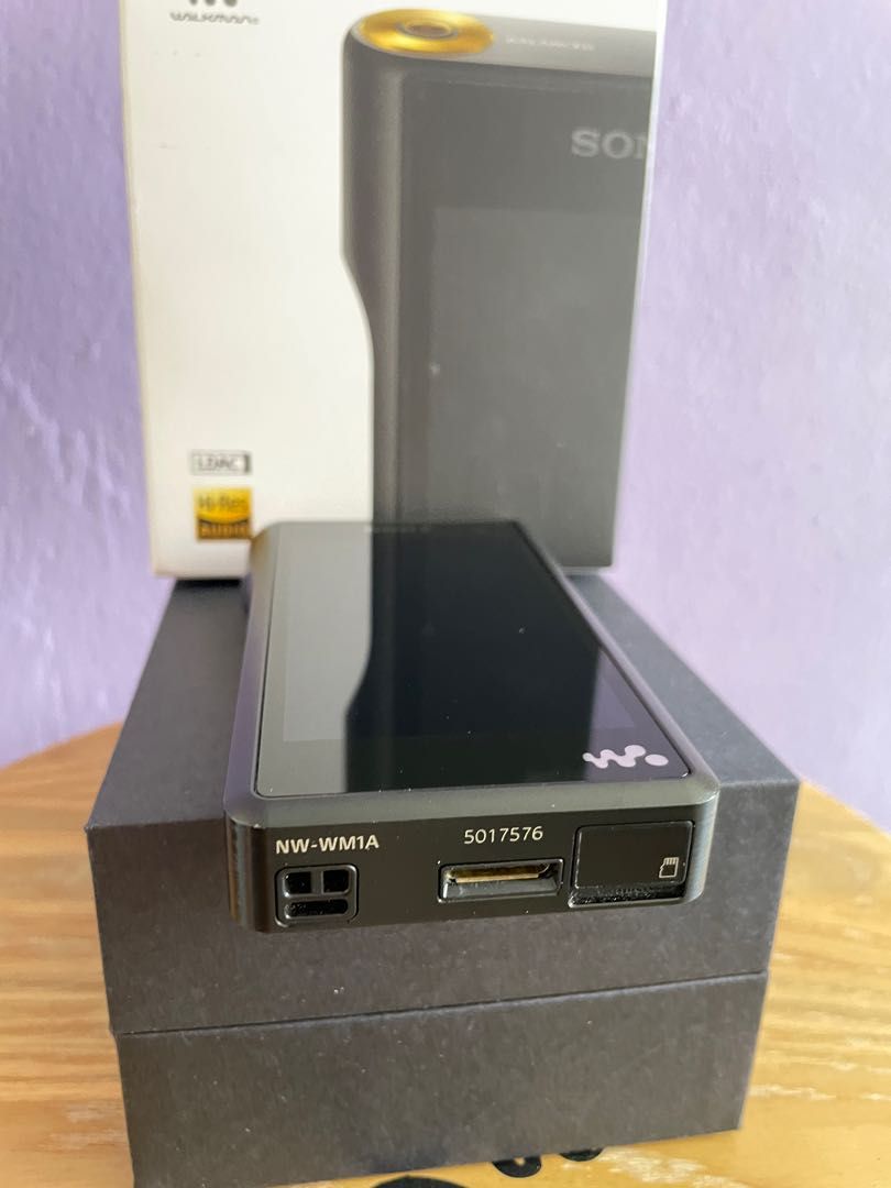 Sony NWWM1AM2 digital media player, Audio, Portable Music Players on