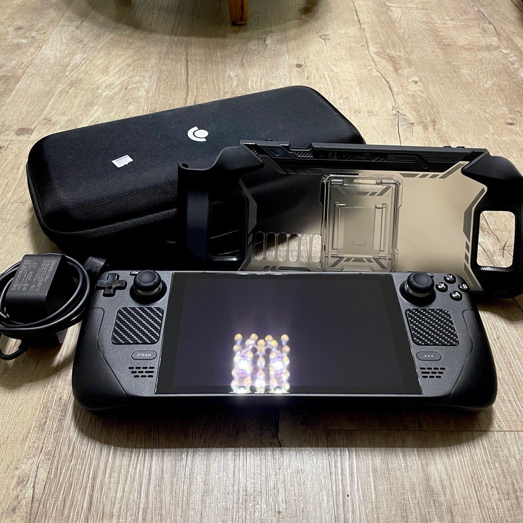 Steamdeck 64GB Combo, Video Gaming, Video Game Consoles, Others on