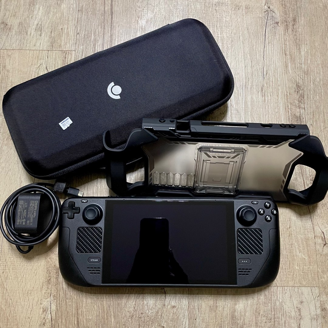 Steamdeck 64GB Combo, Video Gaming, Video Game Consoles, Others on