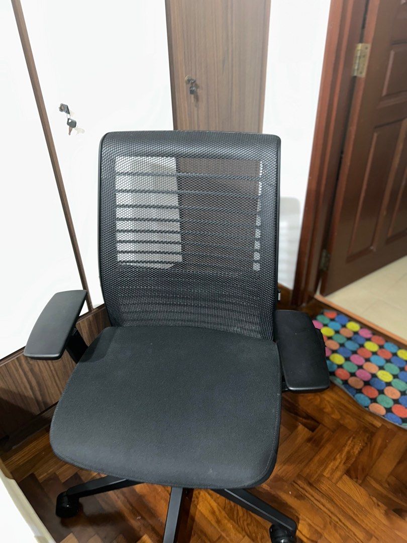 Steelcase brand Office Chair Model Think Omni R 465A300