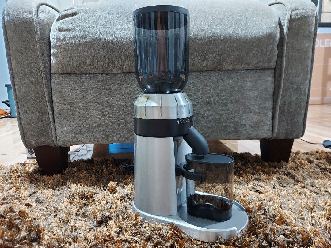 Sunbeam Conical Burr Coffee Grinder (Category: Coffee Machines & Makers) located in Taguig. Submitted by potato_corner (Listing ID 1234371038, Image 3). Description: Sunbeam Conical Burr Coffee Grinder Model number: EM0480 With box 220v Australia mall pull out No issue 6.5k slightly negotiable.