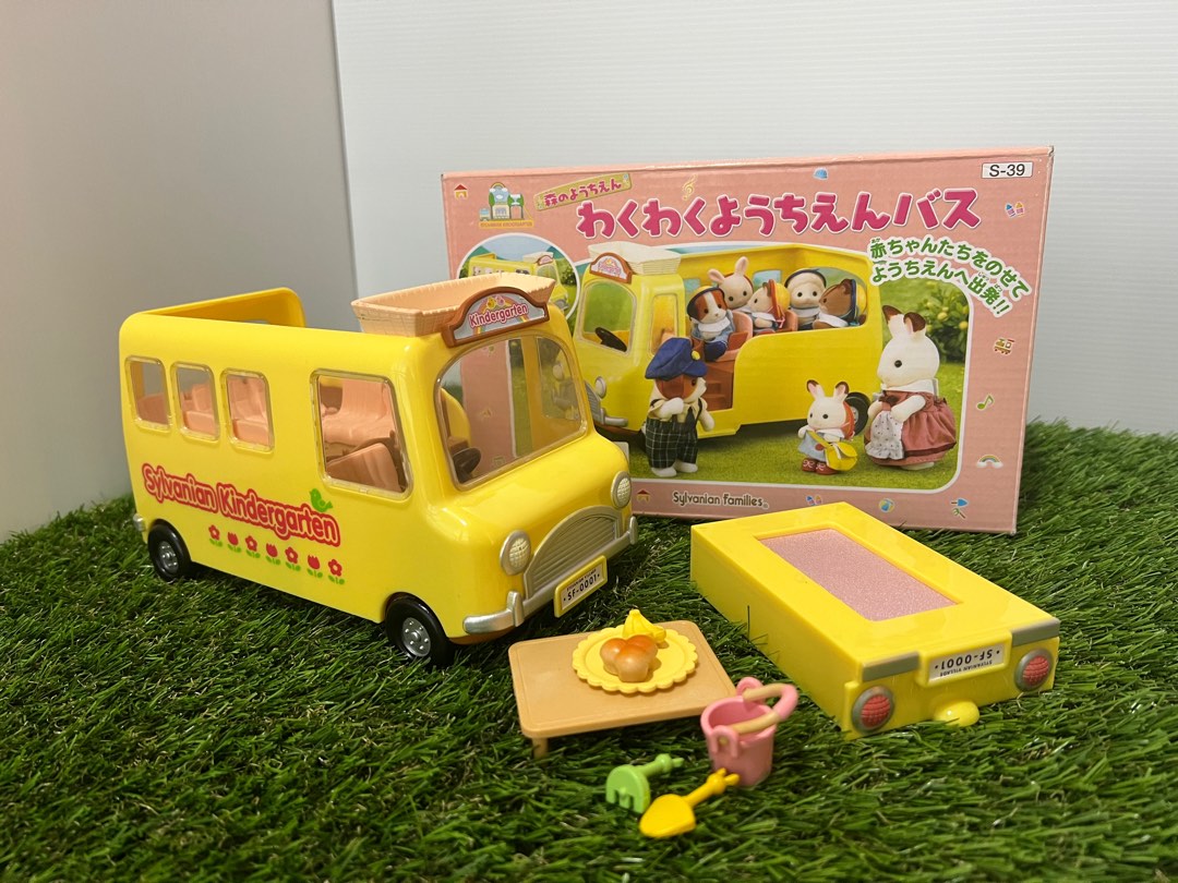 Sylvanian Families bus, Hobbies & Toys, Toys & Games on Carousell
