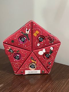 The body shop lip balm gift star set