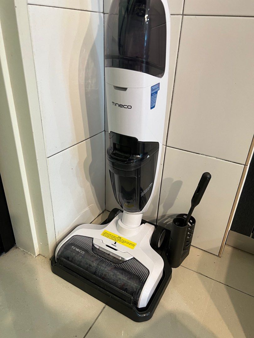 Tineco vacuum mop, TV & Home Appliances, Vacuum Cleaner & Housekeeping