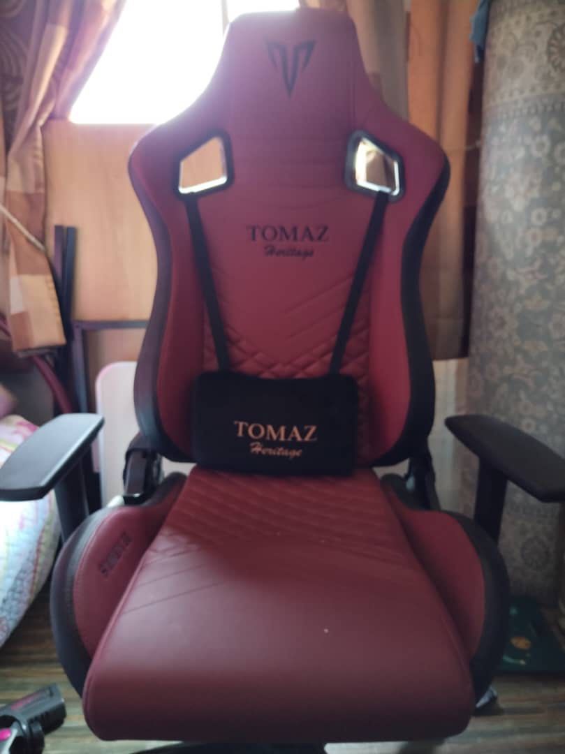 Tomaz gaming chair, Furniture & Home Living, Furniture, Chairs on Carousell