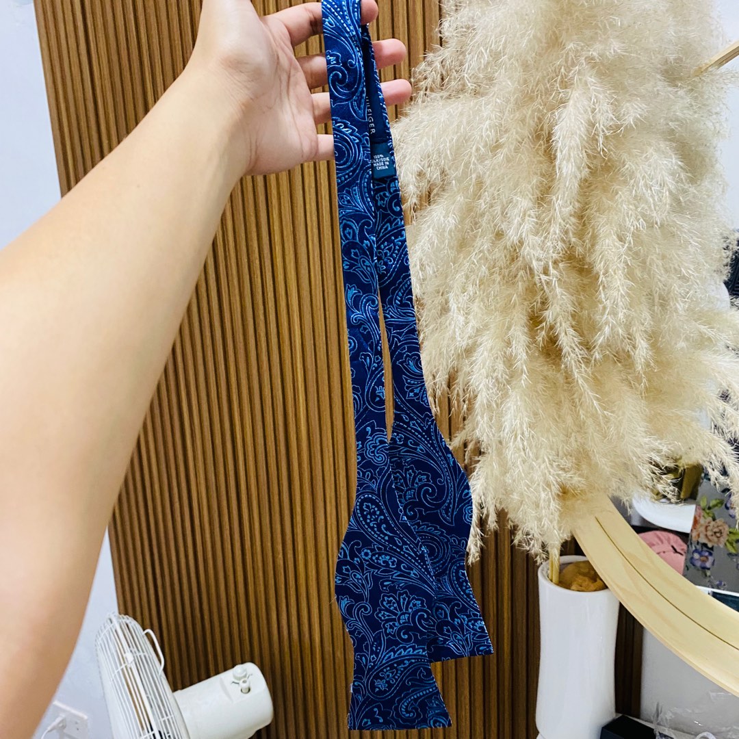 tommy hilfiger bowtie