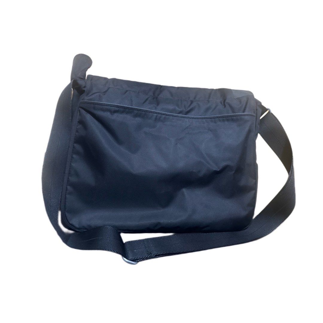 Tumi anti theft top