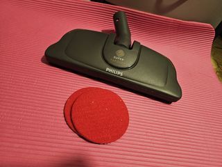 Vacuum flat head with 4 wiping discs
