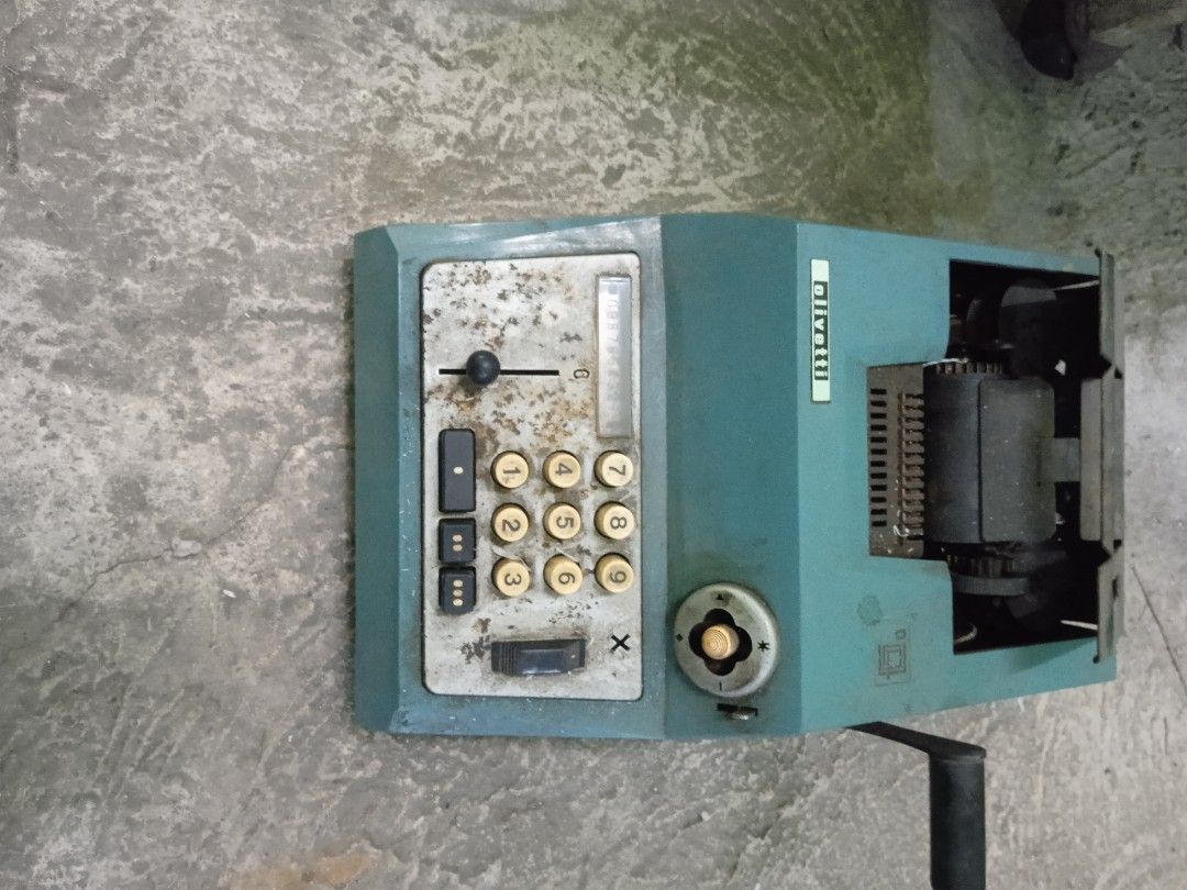 Vintage calculator printer. (Category: Office & Business Technology) located in Manila. Submitted by bernadette52815 (Listing ID 1234355633, Image 1). Description: antique calculator printer brand Olliveti.