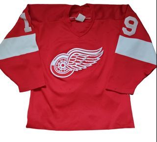 CCM, Shirts, Vintage Steve Yzerman Detroit Red Wings Hockey Jersey Adult  Large Ccm Nhl Mens