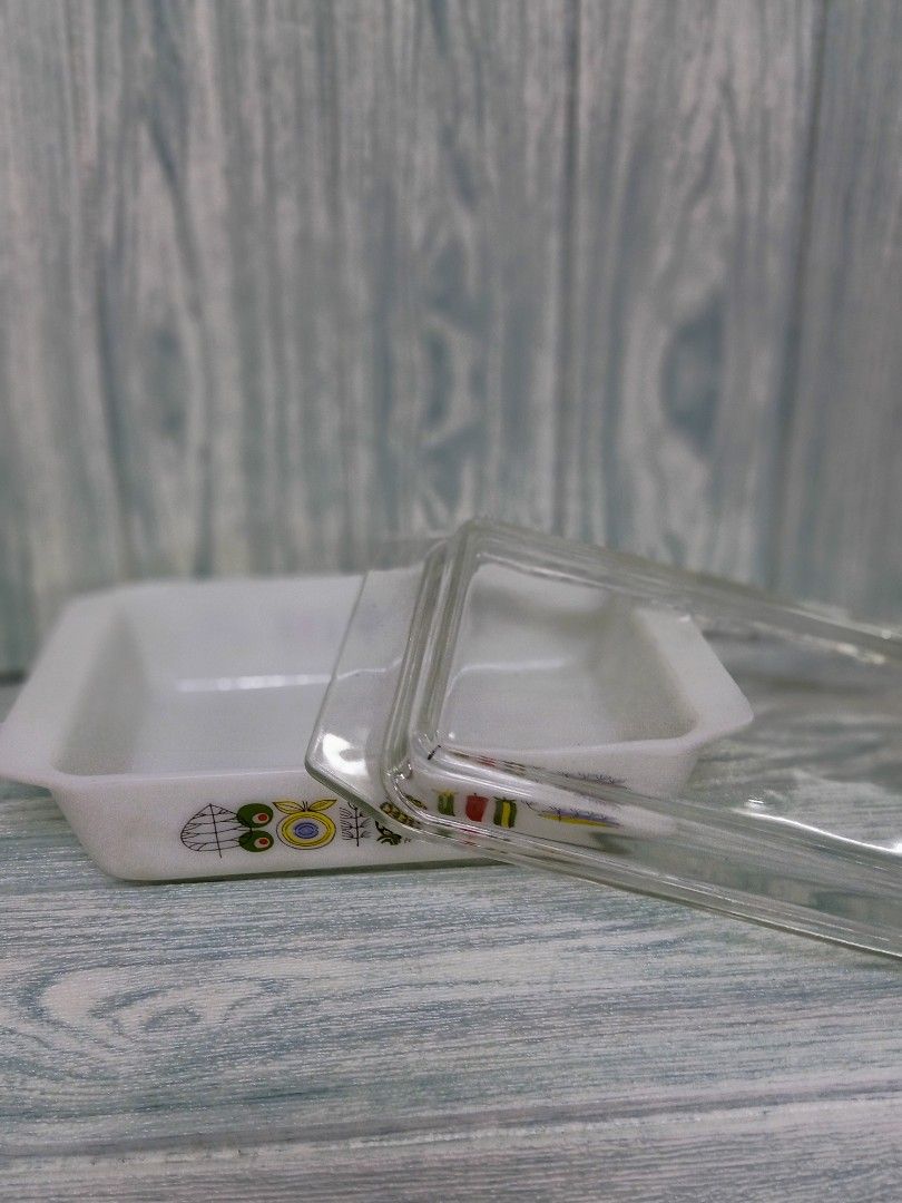 Vintage Pyrex Harvest Vegetable Rectangular Space Saver Casserole with