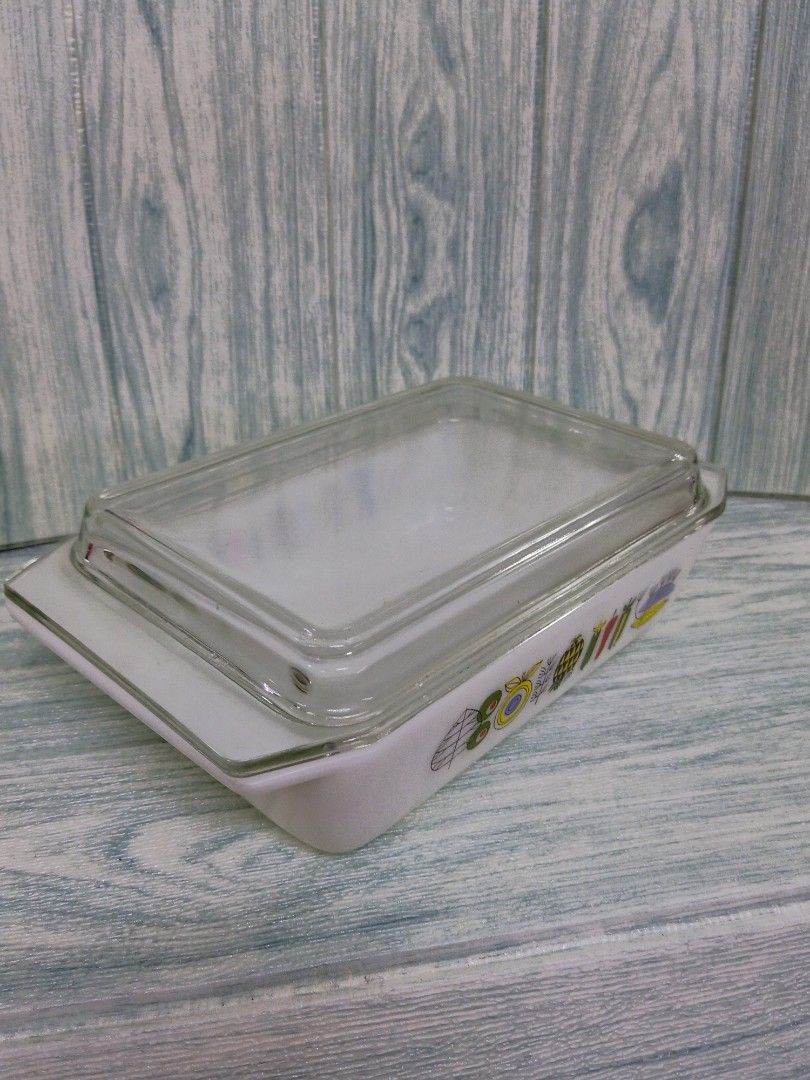 Vintage Pyrex Harvest Vegetable Rectangular Space Saver Casserole with