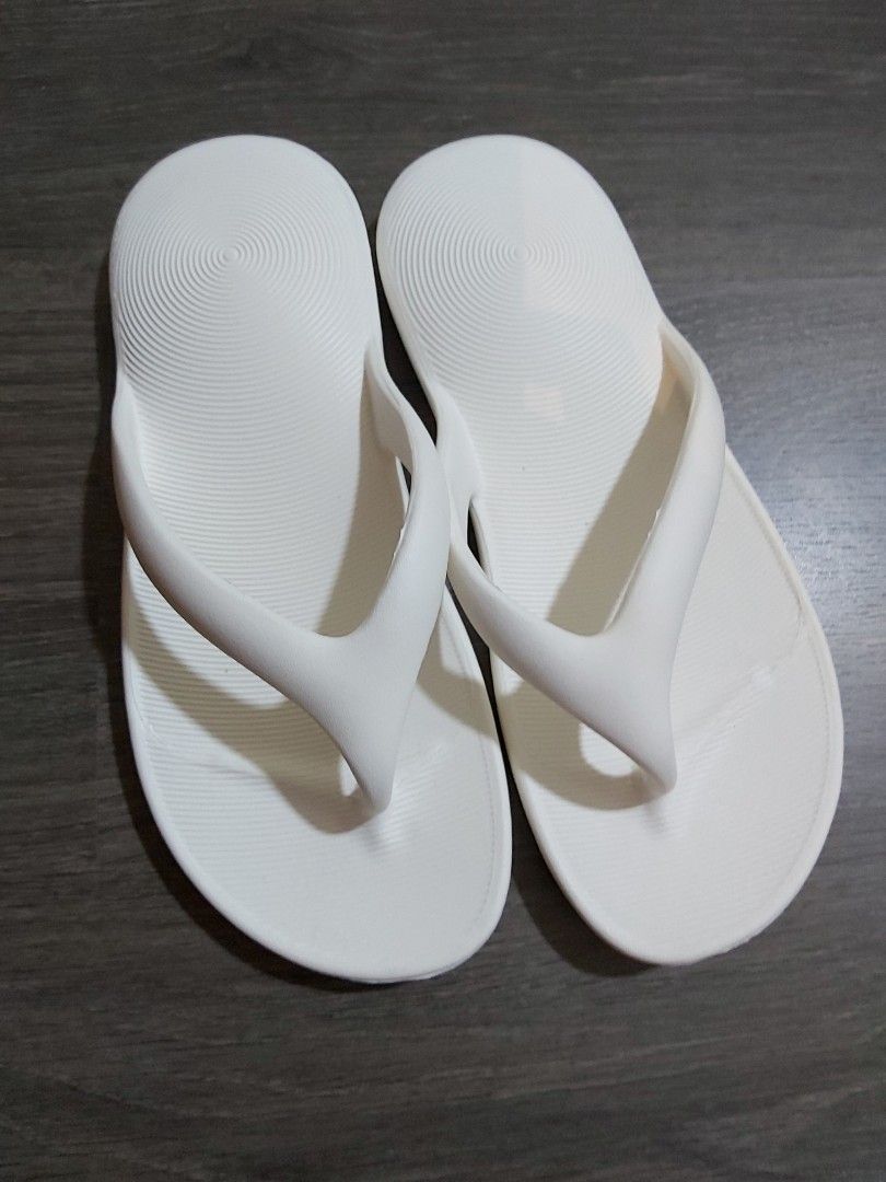 Cheap white hotsell flip flops