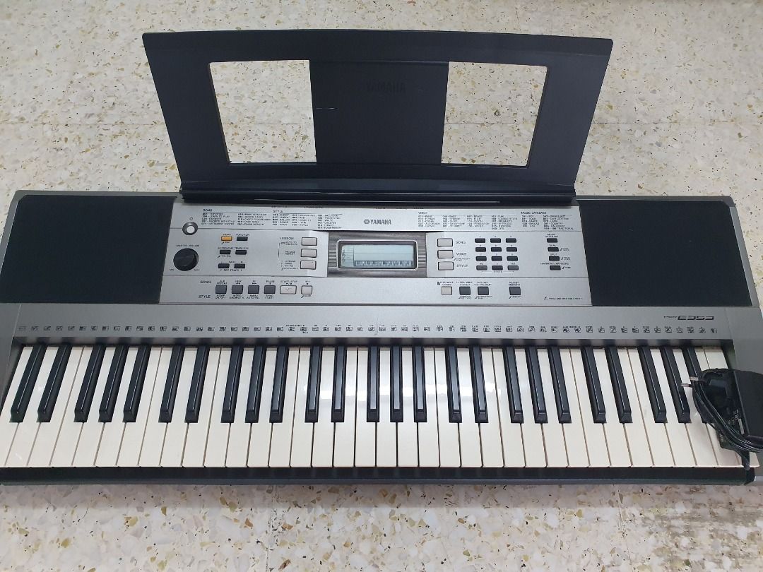 Yamaha PSR E353 keyboard, Hobbies & Toys, Music & Media, Musical