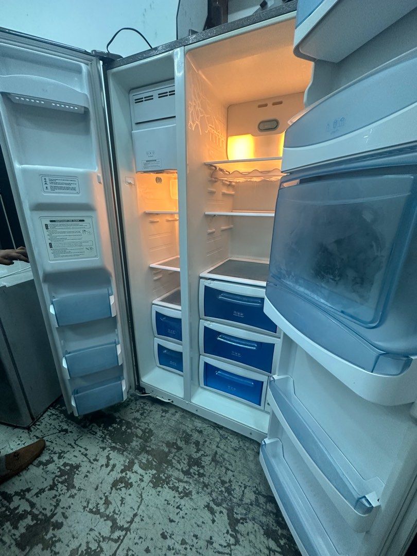 600 liters fridge with ice maker, TV & Home Appliances, Kitchen