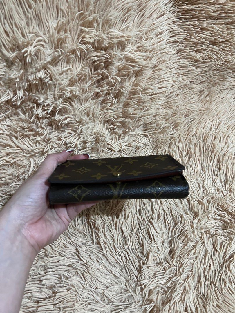💯 Authentic Louis Vuitton Monogram Wallet Preloved Authentic from Japan (Category: Luxury Bags & Wallets) located in Paranaque City. Submitted by authentic_mj (Listing ID 1234572893, Image 2). Description: 💯 Authentic Louis Vuitton Monogram Wallet Preloved Authentic from Japan No cracking No sticky Issue: stitch has been repaired by Mr. Quickie tarnish zipper pull.
