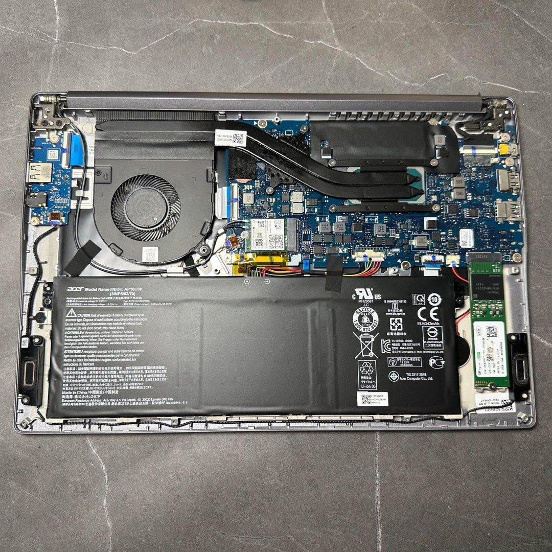 Acer 14 i5 1035G1 10th gen 8GB DDR4 256GB SSD