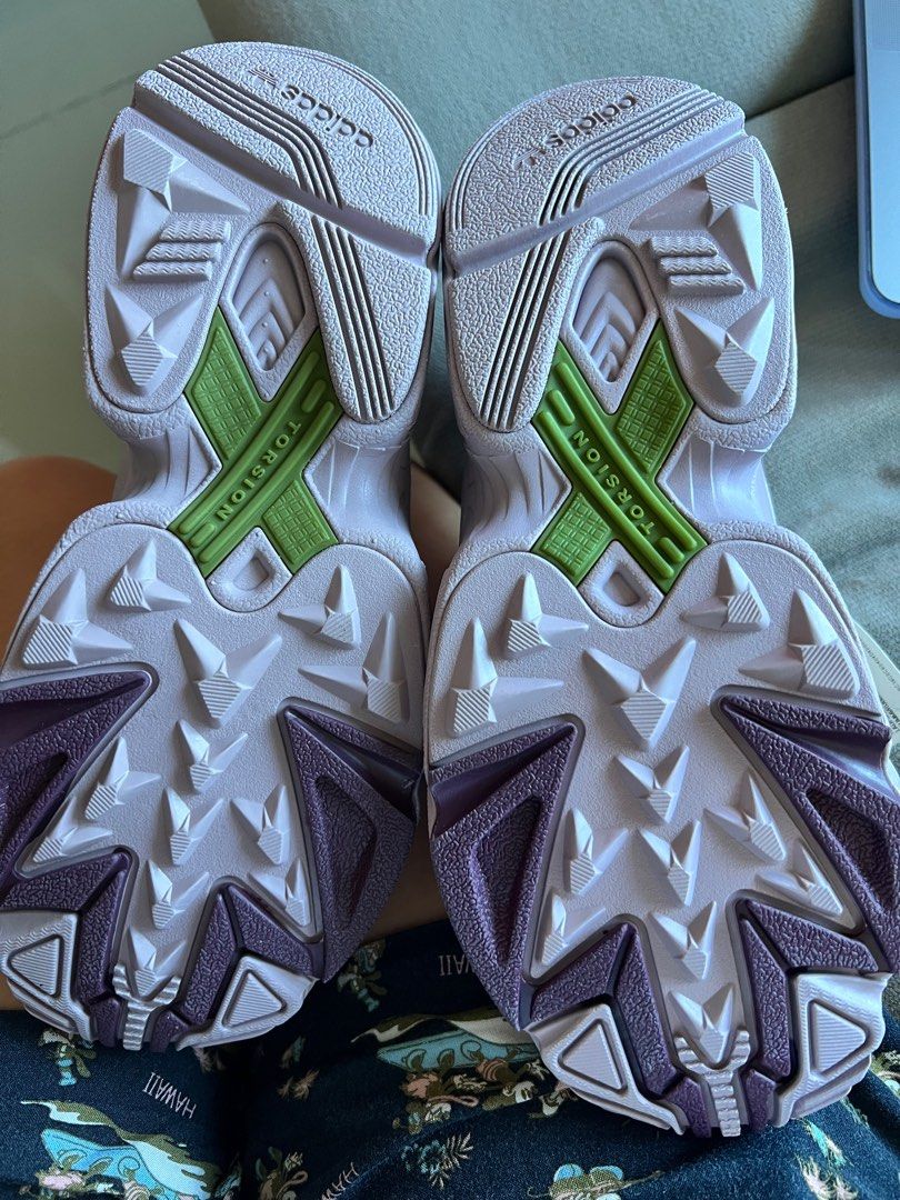 Size adidas falcon hot sale