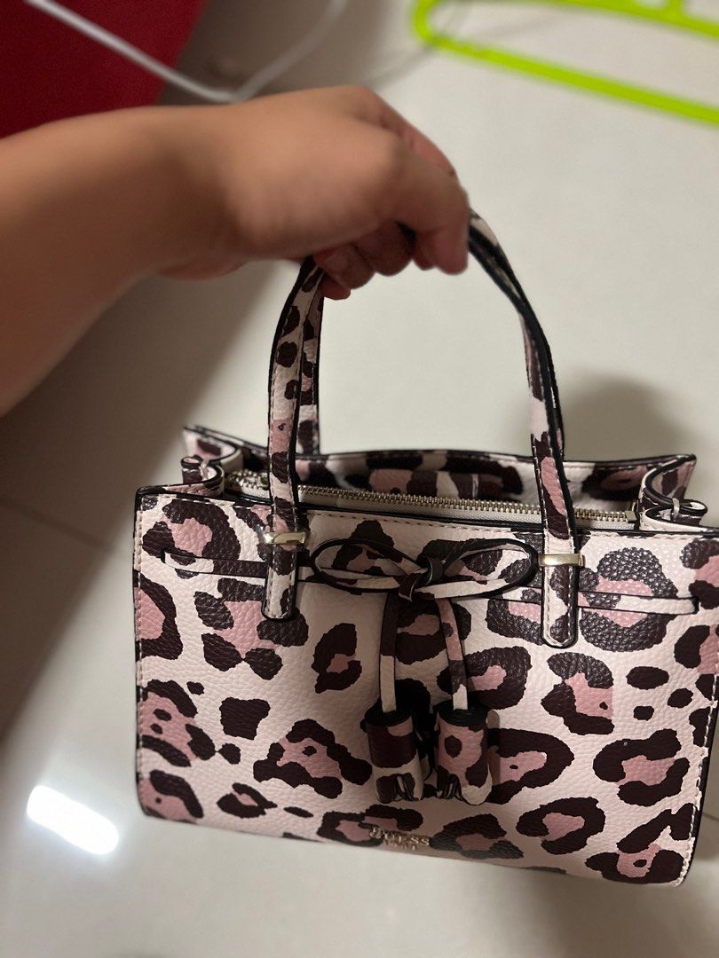 Authentic guess bag Women s Fashion Bags Wallets Shoulder