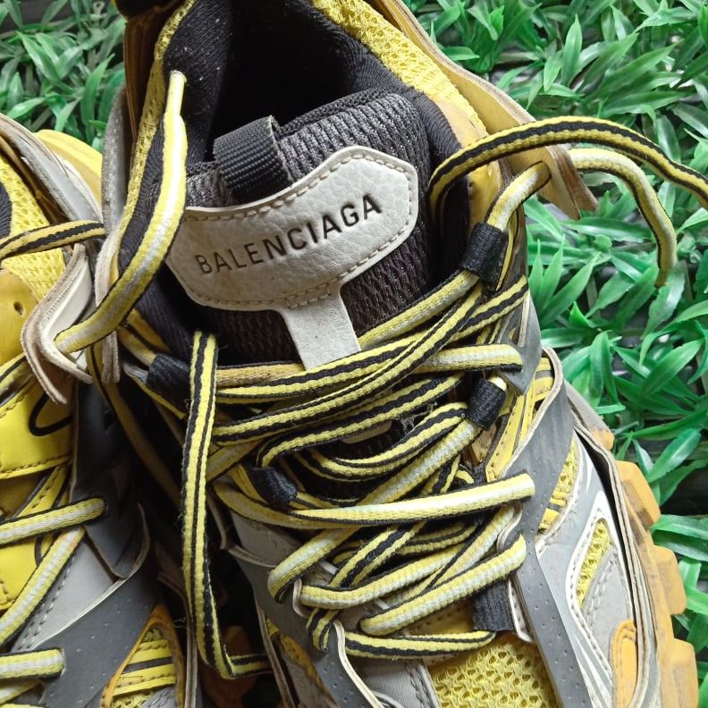 Balenciaga Track on Carousell
