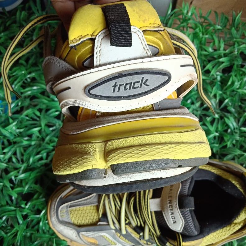 balenciaga track gundam