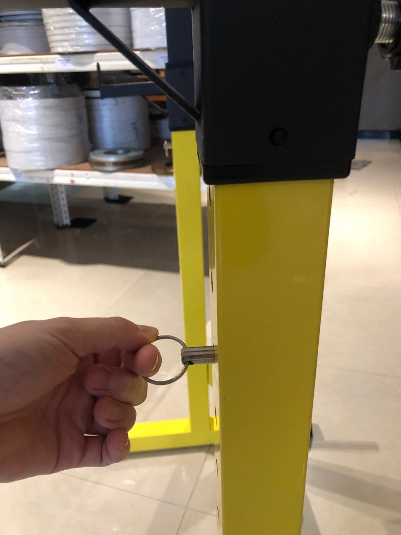 Barbell gym rack for bench press and squats, Sports Equipment, Exercise