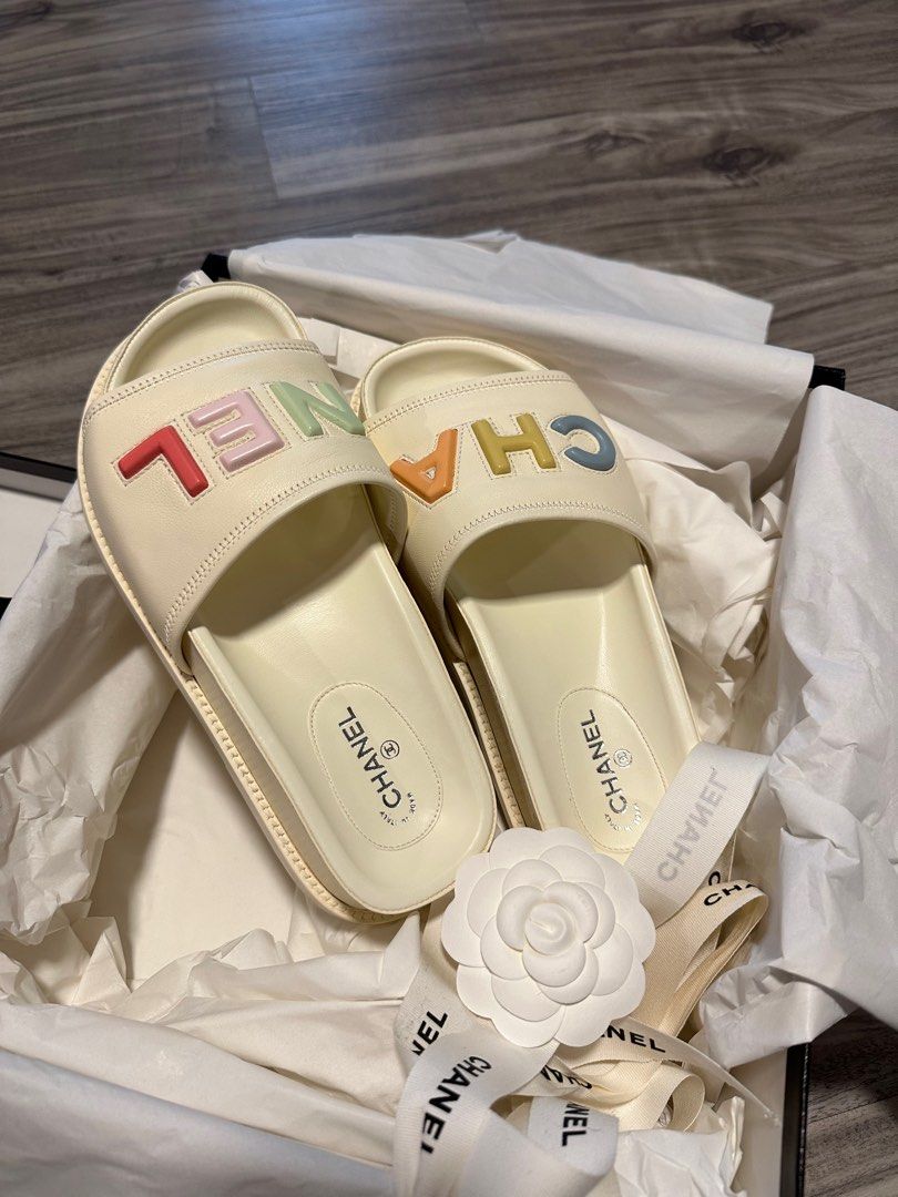 New chanel hot sale slides