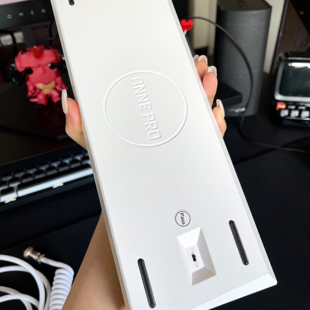 [Cable + Keycaps Included] Anne Pro 2 White Mini 60% Wireless / Wired ...