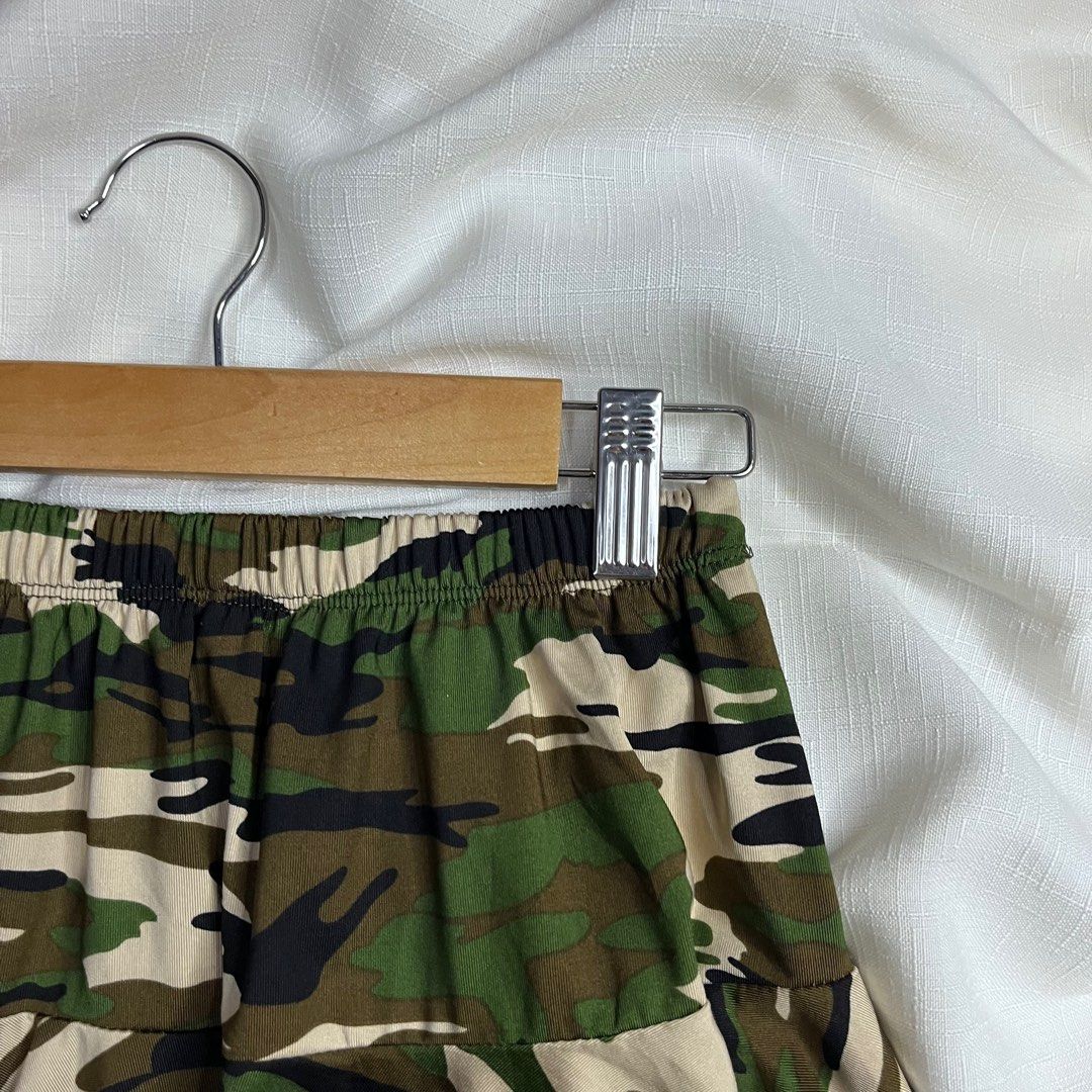 22 26 camouflage skater skirt garterized Women s Fashion Bottoms