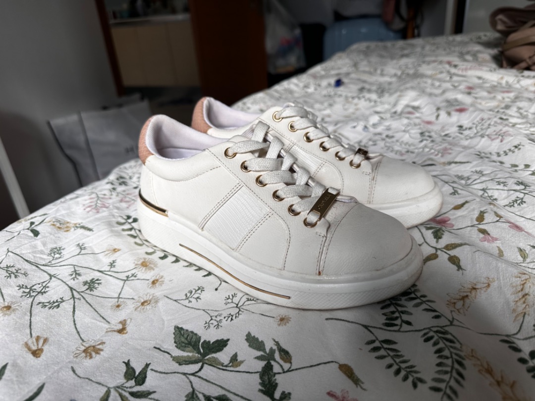 Carvela outlet womens sneakers