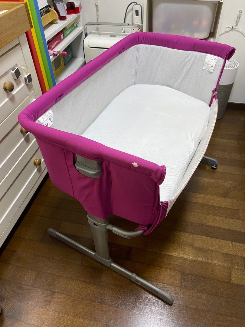 Chicco Next2me cot, Babies & Kids, Baby Nursery & Kids Furniture, Cots